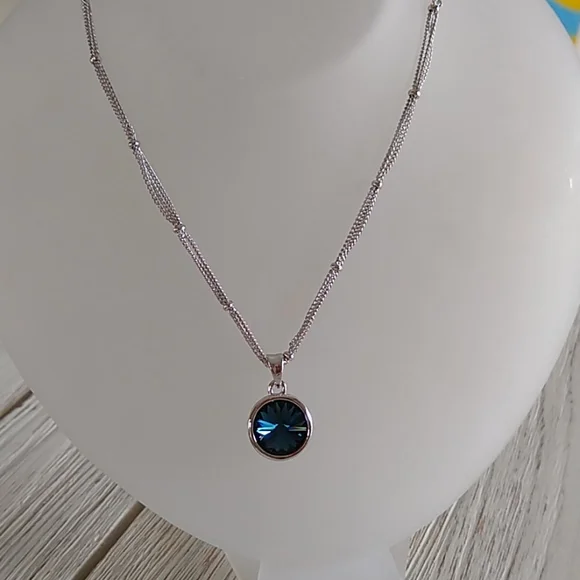 Back in stock!! Popular Sapphire Blue Swarovski CRYSTAL/Pendant/NECKLACE - Picture 2 of 7